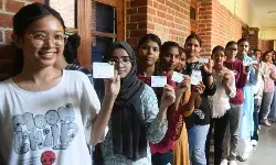 DU छात्रसंघ चुनाव: सुरक्षा व्यवस्था कड़ी, CCTV और ड्रोन से हो रही निगरानी DU छात्रसंघ चुनाव: सुरक्षा व्यवस्था कड़ी, CCTV और ड्रोन से हो रही निगरानी