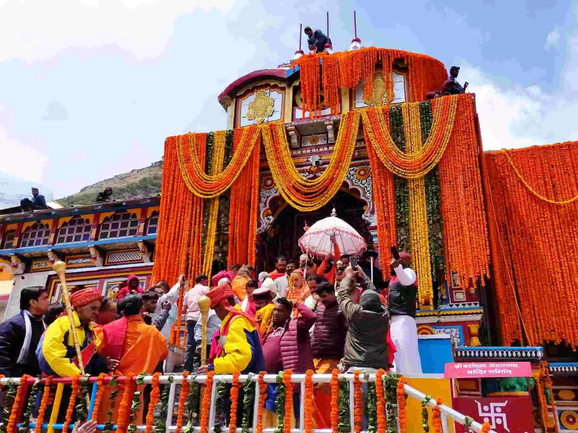 चारधाम यात्रा के लिए हेलीकॉप्टर सेवाएं फिर शुरू