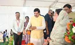 рдХрдЯрдиреА рдкреНрд░рджреЗрд╢ рд╣реА рдирд╣реАрдВ рдмрд▓реНрдХрд┐ рдкреВрд░реЗ рджреЗрд╢ рдХреА рдЕрд░реНрдерд╡реНрдпрд╡рд╕реНрдерд╛ рдореЗрдВ рдпреЛрдЧрджрд╛рди рджреЗрдиреЗ рд╡рд╛рд▓рд╛ рд╣реИ рдкреНрд░рдореБрдЦ рдЬрд┐рд▓рд╛ : рдореБрдЦреНрдпрдордВрддреНрд░реА рдбреЙ. рдореЛрд╣рди рдпрд╛рджрд╡ рдХрдЯрдиреА рдкреНрд░рджреЗрд╢ рд╣реА рдирд╣реАрдВ рдмрд▓реНрдХрд┐ рдкреВрд░реЗ рджреЗрд╢ рдХреА рдЕрд░реНрдерд╡реНрдпрд╡рд╕реНрдерд╛ рдореЗрдВ рдпреЛрдЧрджрд╛рди рджреЗрдиреЗ рд╡рд╛рд▓рд╛ рд╣реИ рдкреНрд░рдореБрдЦ рдЬрд┐рд▓рд╛ : рдореБрдЦреНрдпрдордВрддреНрд░реА рдбреЙ. рдореЛрд╣рди рдпрд╛рджрд╡