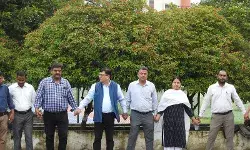 рднрд╛рд╖рд╛ рд╡рд┐рд╢реНрд╡рд╡рд┐рджреНрдпрд╛рд▓рдп рдореЗрдВ тАШрд╕реНрд╡рдЪреНрдЫрддрд╛ рд╣реА рд╕реЗрд╡рд╛ рдЕрднрд┐рдпрд╛рди 2025тАЩ рдХреЗ рддрд╣рдд рдорд╛рдирд╡ рд╢реНрд░реГрдВрдЦрд▓рд╛ рдХрд╛ рдирд┐рд░реНрдорд╛рдг рднрд╛рд╖рд╛ рд╡рд┐рд╢реНрд╡рд╡рд┐рджреНрдпрд╛рд▓рдп рдореЗрдВ тАШрд╕реНрд╡рдЪреНрдЫрддрд╛ рд╣реА рд╕реЗрд╡рд╛ рдЕрднрд┐рдпрд╛рди 2025тАЩ рдХреЗ рддрд╣рдд рдорд╛рдирд╡ рд╢реНрд░реГрдВрдЦрд▓рд╛ рдХрд╛ рдирд┐рд░реНрдорд╛рдг