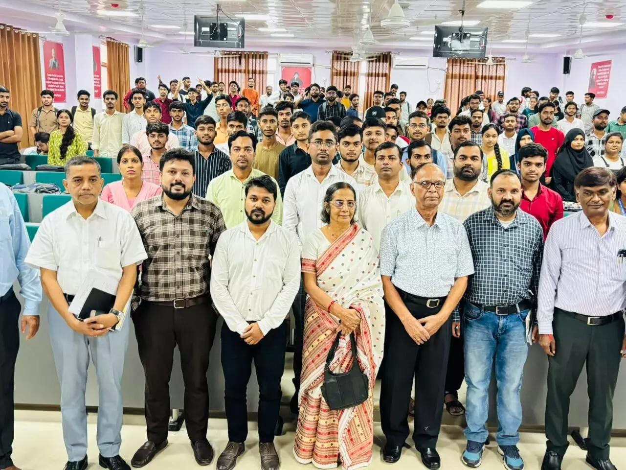 भाषा विश्वविद्यालय में “रीचिंग द मून एंड बियॉन्ड” विषय पर व्याख्यान का आयोजन भाषा विश्वविद्यालय में “रीचिंग द मून एंड बियॉन्ड” विषय पर व्याख्यान का आयोजन