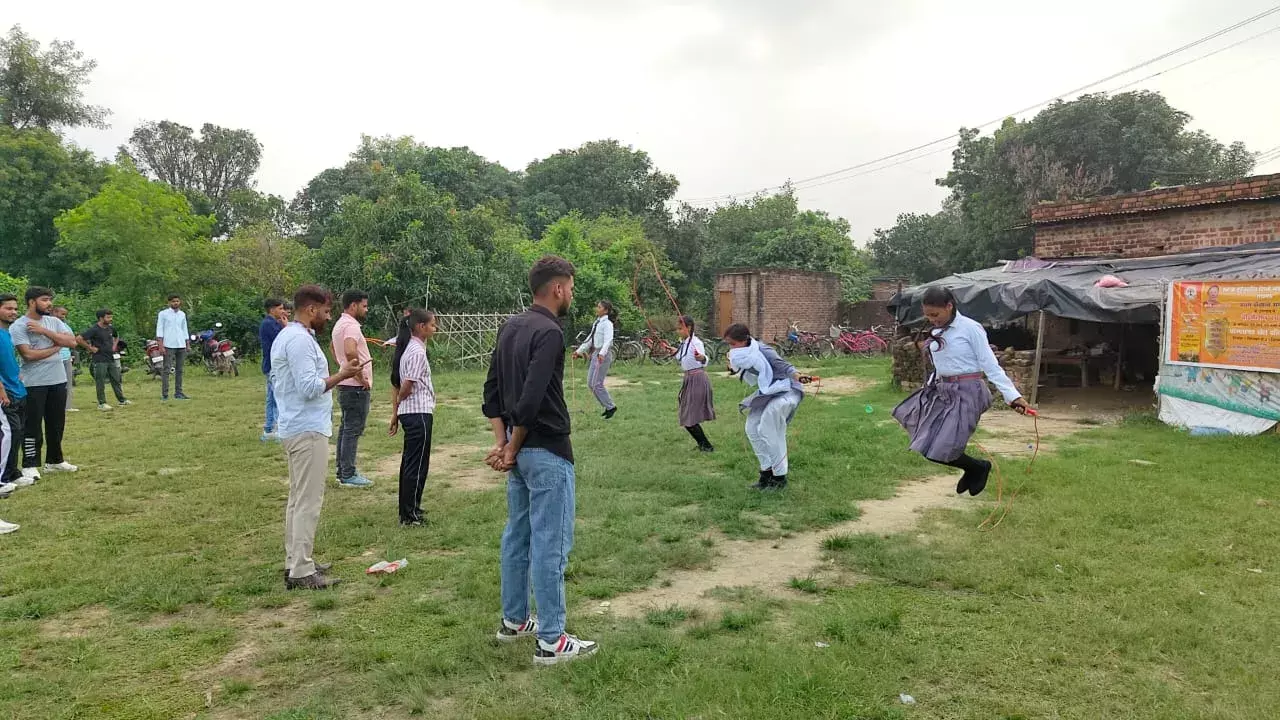 рдЦрд╝реНрд╡рд╛рдЬрд╛ рдореБрдИрдиреБрджреНрджреАрди рдЪрд┐рд╢реНрддреА рднрд╛рд╖рд╛ рд╡рд┐рд╢реНрд╡рд╡рд┐рджреНрдпрд╛рд▓рдп рдореЗрдВ рдкрд╛рд░рдВрдкрд░рд┐рдХ рдЦреЗрд▓реЛрдВ рд╕реЗ рд╕рдЬреА рджреАрдХреНрд╖реЛрддреНрд╕рд╡-2025 рдХреА рд░рдВрдЧрдд рдЦрд╝реНрд╡рд╛рдЬрд╛ рдореБрдИрдиреБрджреНрджреАрди рдЪрд┐рд╢реНрддреА рднрд╛рд╖рд╛ рд╡рд┐рд╢реНрд╡рд╡рд┐рджреНрдпрд╛рд▓рдп рдореЗрдВ рдкрд╛рд░рдВрдкрд░рд┐рдХ рдЦреЗрд▓реЛрдВ рд╕реЗ рд╕рдЬреА рджреАрдХреНрд╖реЛрддреНрд╕рд╡-2025 рдХреА рд░рдВрдЧрдд