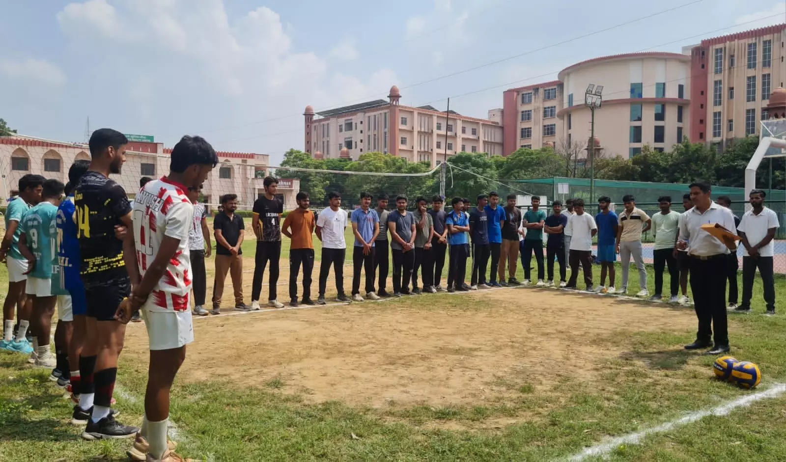 भाषा विश्वविद्यालय, लखनऊ में वॉलीबॉल चयन ट्रायल का आयोजन