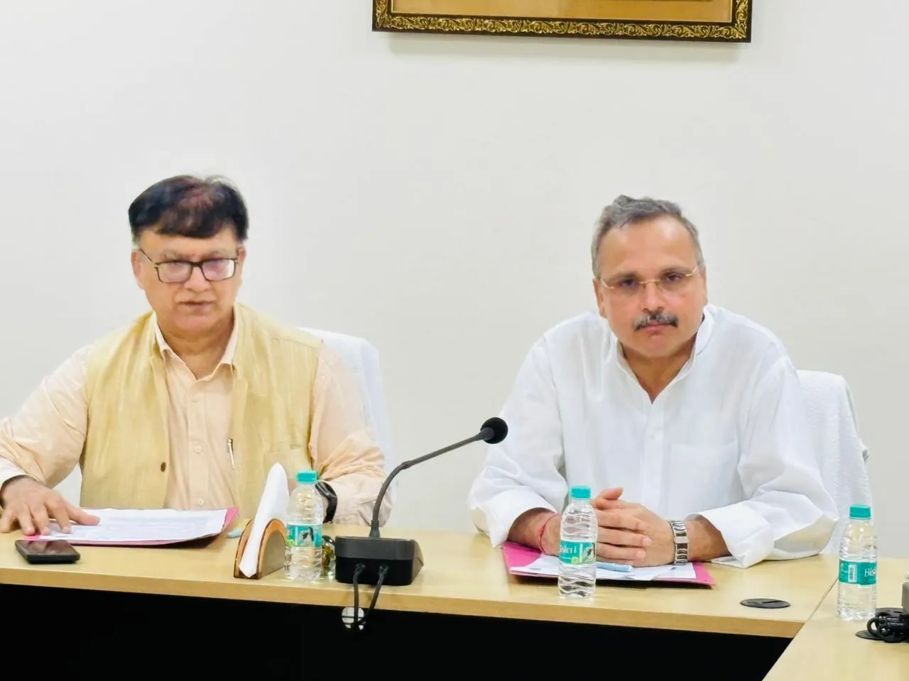 रामपुर रज़ा लाइब्रेरी और भाषा विश्वविद्यालय के बीच समझौता, शोध और शिक्षा को मिलेगी नई दिशा रामपुर रज़ा लाइब्रेरी और भाषा विश्वविद्यालय के बीच समझौता, शोध और शिक्षा को मिलेगी नई दिशा