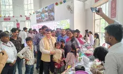 рдЦрд╝реНрд╡рд╛рдЬрд╛ рдореБрдИрдиреБрджреНрджреАрди рдЪрд┐рд╢реНрддреА рднрд╛рд╖рд╛ рд╡рд┐рд╢реНрд╡рд╡рд┐рджреНрдпрд╛рд▓рдп рдореЗрдВ рд╕реНрд╡рдЪреНрдЫрддрд╛ рдкрдЦрд╡рд╛рдбрд╝рд╛ рдХреЗ рдЕрдВрддрд░реНрдЧрдд тАШрдмрд╛рдкреВ рдмрд╛рдЬрд╝рд╛рд░тАЩ рдХрд╛ рдЖрдпреЛрдЬрди рдЦрд╝реНрд╡рд╛рдЬрд╛ рдореБрдИрдиреБрджреНрджреАрди рдЪрд┐рд╢реНрддреА рднрд╛рд╖рд╛ рд╡рд┐рд╢реНрд╡рд╡рд┐рджреНрдпрд╛рд▓рдп рдореЗрдВ рд╕реНрд╡рдЪреНрдЫрддрд╛ рдкрдЦрд╡рд╛рдбрд╝рд╛ рдХреЗ рдЕрдВрддрд░реНрдЧрдд тАШрдмрд╛рдкреВ рдмрд╛рдЬрд╝рд╛рд░тАЩ рдХрд╛ рдЖрдпреЛрдЬрди