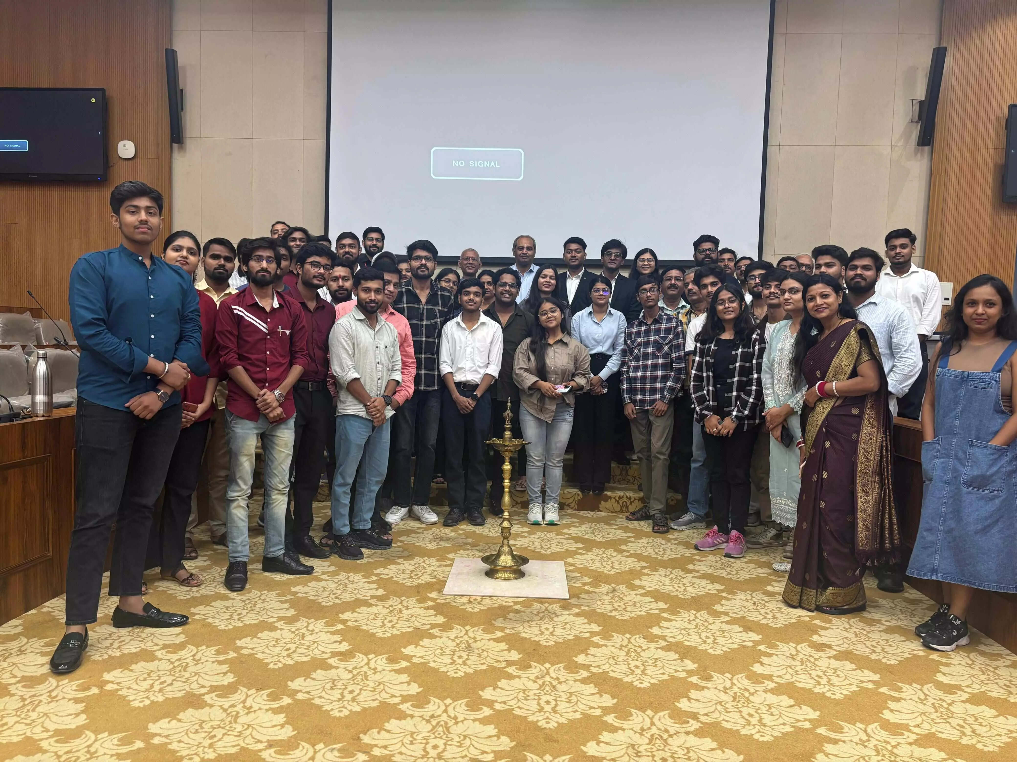 स्थानीय स्टार्टअप्स मीट का भव्य आयोजन कानपुर  विश्वविद्यालय में सफलतापूर्वक सम्पन्न