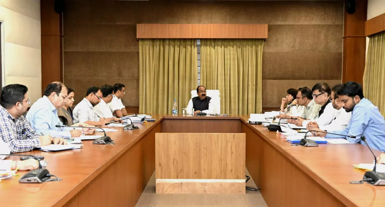 उप मुख्यमंत्री श्री साव ने नगरीय प्रशासन विभाग के कार्यों की समीक्षा की उप मुख्यमंत्री श्री साव ने नगरीय प्रशासन विभाग के कार्यों की समीक्षा की