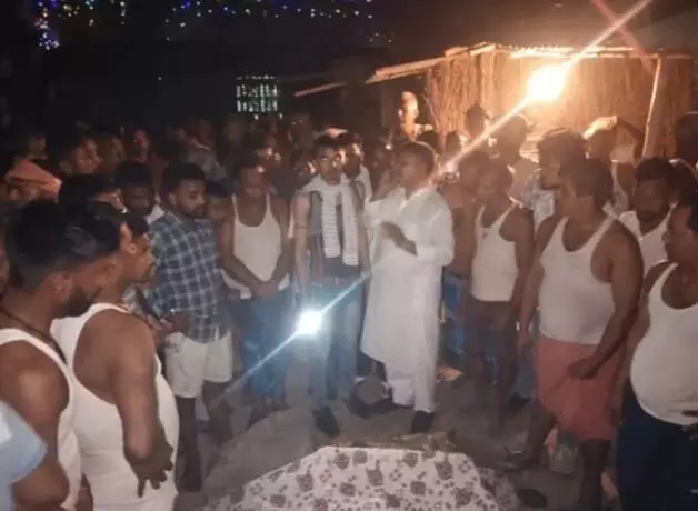 बेगूसराय:आम्रपाली एक्सप्रेस की चपेट में आने से चार लोगों की मौत बेगूसराय:आम्रपाली एक्सप्रेस की चपेट में आने से चार लोगों की मौत
