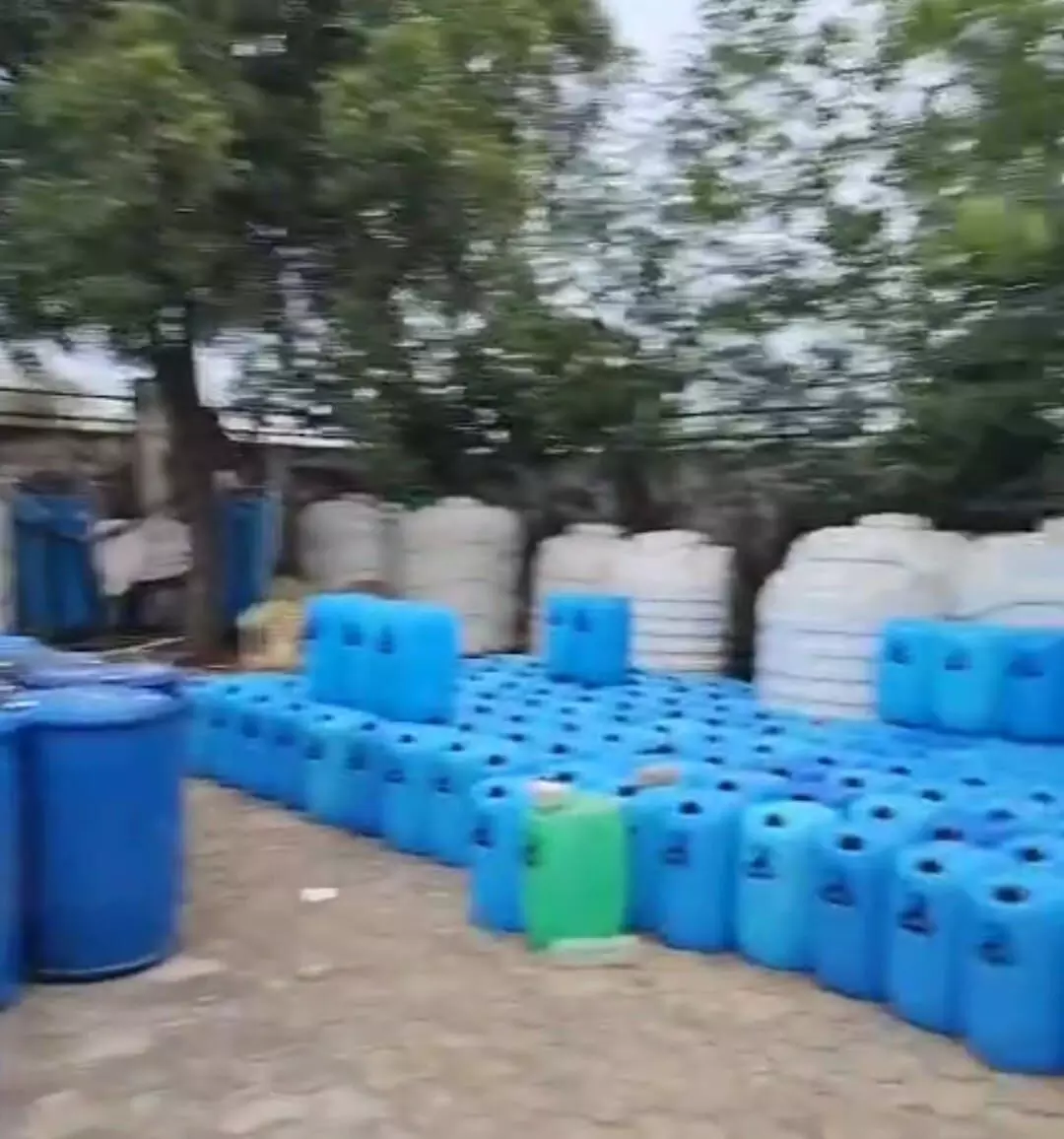 ग्वालियर- 25 हजार लीटर शराब ड्रमों में एवं 429 पेटी शराब के साथ ही मशीनरी जब्त ग्वालियर- 25 हजार लीटर शराब ड्रमों में एवं 429 पेटी शराब के साथ ही मशीनरी जब्त