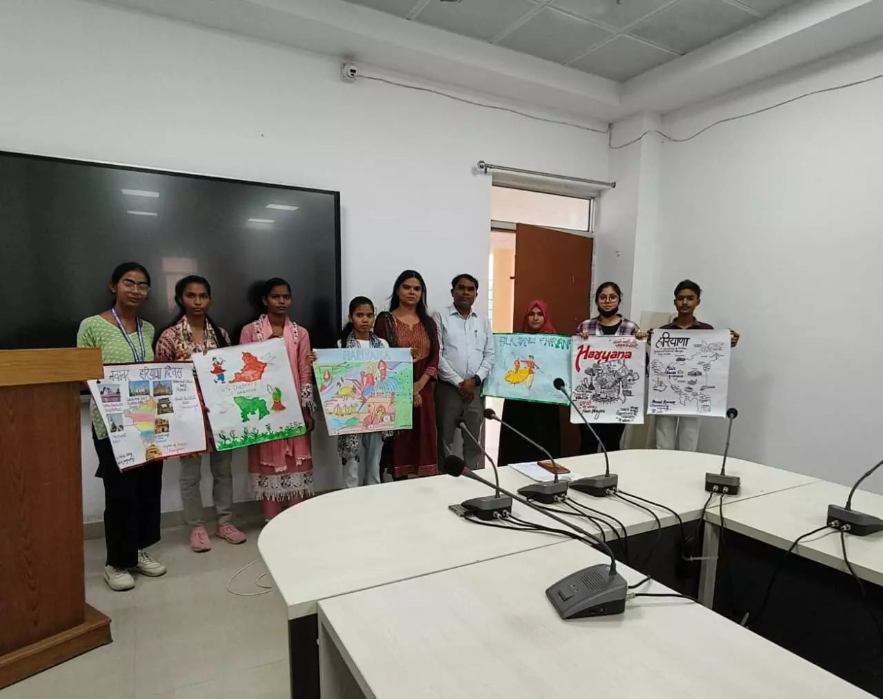 भाषा विश्वविद्यालय में हरियाणा स्थापना दिवस पर क्विज़ एवं पोस्टर मेकिंग प्रतियोगिता का आयोजन