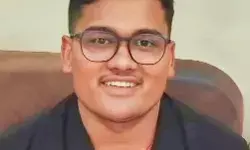 भोपाल- मुख्यमंत्री डॉ. यादव ने सीए फाइनल ईयर के टॉपर मुकुंद को दी बधाई भोपाल- मुख्यमंत्री डॉ. यादव ने सीए फाइनल ईयर के टॉपर मुकुंद को दी बधाई