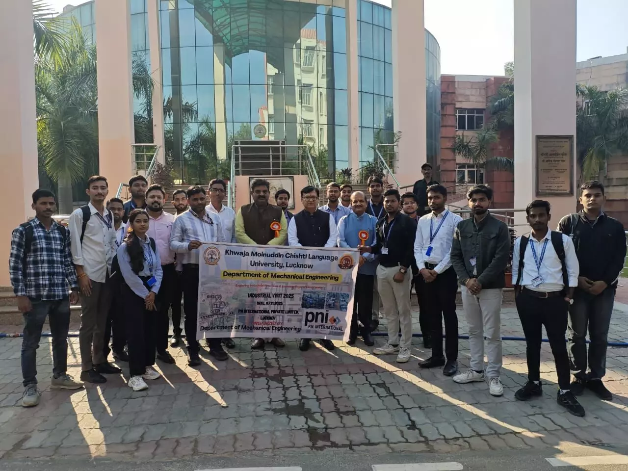 भाषा विश्वविद्यालय के मैकेनिकल इंजीनियरिंग छात्रों ने किया ‘पी. एन. इंडस्ट्री’ का औद्योगिक भ्रमण भाषा विश्वविद्यालय के मैकेनिकल इंजीनियरिंग छात्रों ने किया ‘पी. एन. इंडस्ट्री’ का औद्योगिक भ्रमण