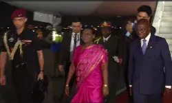 राष्ट्रपति द्रौपदी मुर्मु अफ्रीका दौरे के पहले चरण में अंगोला पहुंचीं