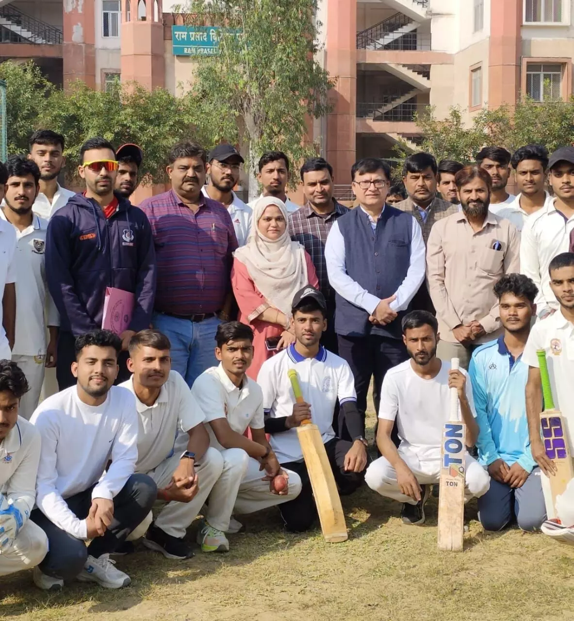 ख्वाजा मुईनुद्दीन चिश्ती भाषा विश्वविद्यालय, लखनऊ में क्रिकेट (पुरुष) चयन ट्रायल का आयोजन