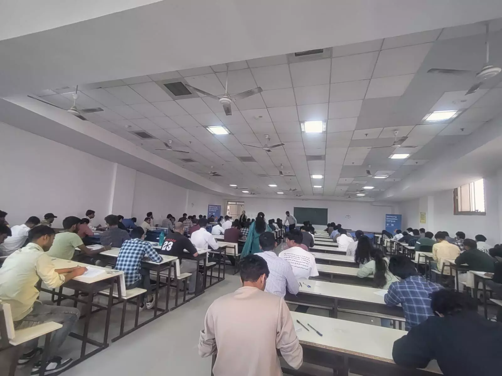 भाषा विश्वविद्यालय के फेकल्टी ऑफ इंजीनियरिंग एंड टेक्नोलॉजी (FoET) में मध्यावधि परीक्षाएं नकलविहीन वातावरण में सफलतापूर्वक संपन्न