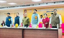 भाषा विश्वविद्यालय: “आत्मनिर्भर भारत – युवा संवाद संगोष्ठी” में युवाओं को मिला आत्मनिर्भरता और उद्यमशीलता का संदेश भाषा विश्वविद्यालय: “आत्मनिर्भर भारत – युवा संवाद संगोष्ठी” में युवाओं को मिला आत्मनिर्भरता और उद्यमशीलता का संदेश