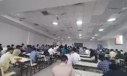 भाषा विश्वविद्यालय के फेकल्टी ऑफ इंजीनियरिंग एंड टेक्नोलॉजी (FoET) में मध्यावधि परीक्षाएं नकलविहीन वातावरण में सफलतापूर्वक संपन्न भाषा विश्वविद्यालय के फेकल्टी ऑफ इंजीनियरिंग एंड टेक्नोलॉजी (FoET) में मध्यावधि परीक्षाएं नकलविहीन वातावरण में सफलतापूर्वक संपन्न