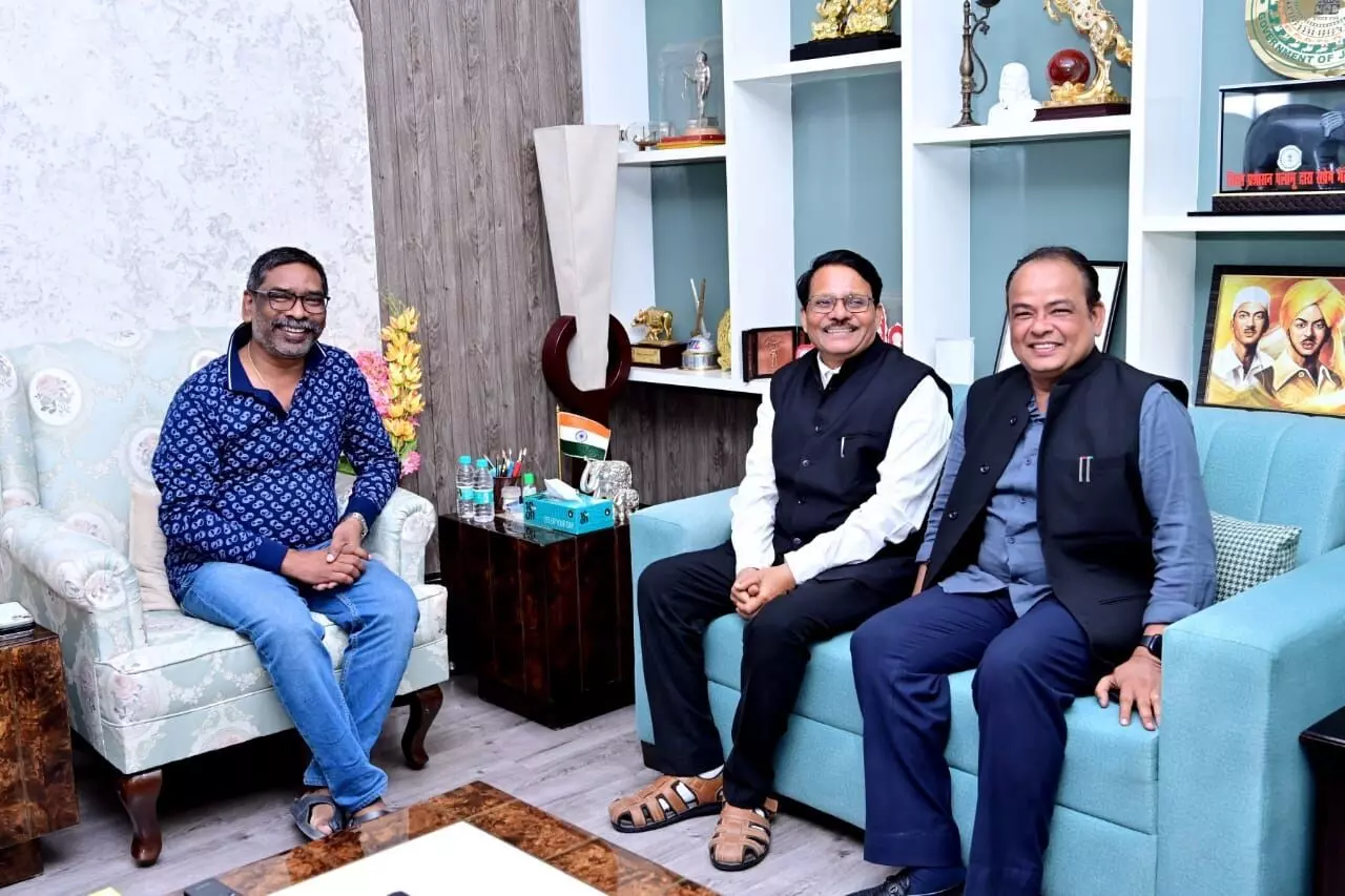 मुख्यमंत्री हेमंत सोरेन से मिले स्वास्थ्य मंत्री इरफान अंसारी और प्रदेश कांग्रेस प्रभारी के.राजू