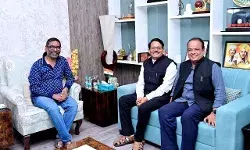 मुख्यमंत्री हेमंत सोरेन से मिले स्वास्थ्य मंत्री इरफान अंसारी और प्रदेश कांग्रेस प्रभारी के.राजू मुख्यमंत्री हेमंत सोरेन से मिले स्वास्थ्य मंत्री इरफान अंसारी और प्रदेश कांग्रेस प्रभारी के.राजू