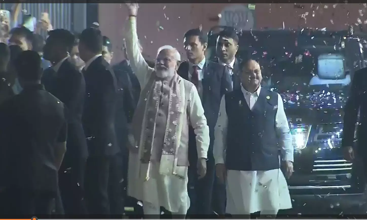 बिहार चुनाव: पीएम मोदी का भाजपा मुख्यालय में भव्य स्वागत