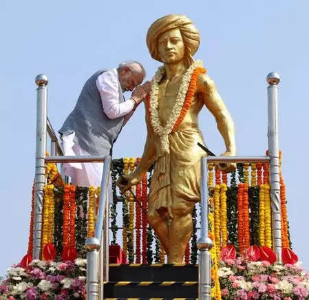 PM Greets Jharkhand, Pays Tribute to Birsa Munda PM Greets Jharkhand, Pays Tribute to Birsa Munda