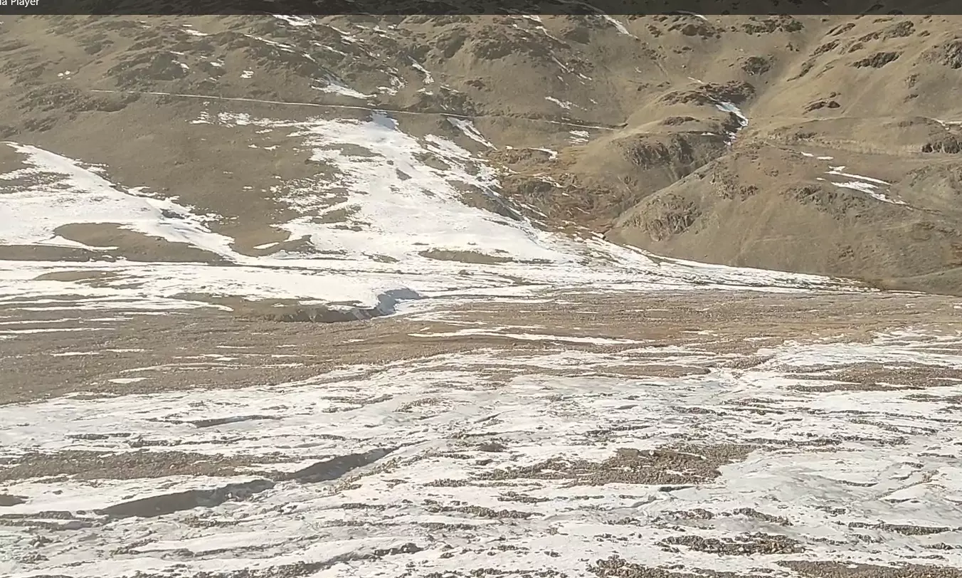 स्पीति में बढ़ी ठंड की मार, कुंजुम जोत पर जमी बर्फ से जनजीवन प्रभावित