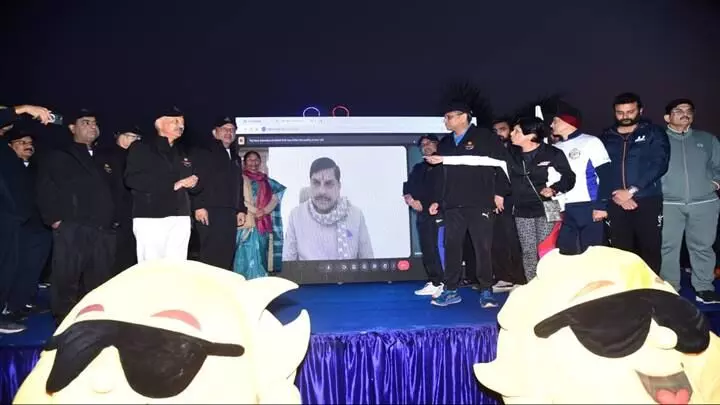 मुख्यमंत्री डॉ. यादव जबलपुर के सूर्या हॉफ मैराथन-2025 में नई दिल्ली से वर्चुअली जुड़े मुख्यमंत्री डॉ. यादव जबलपुर के सूर्या हॉफ मैराथन-2025 में नई दिल्ली से वर्चुअली जुड़े