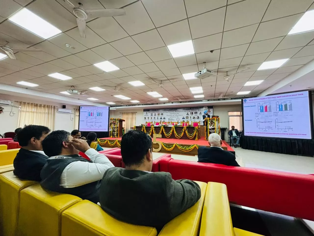 भाषा विश्वविद्यालय: अंतरराष्ट्रीय फार्मेसी सम्मेलन ICD5–2025 में वैश्विक वैज्ञानिकों की भागीदारी, पाँच तकनीकी सत्रों में शोध और नवाचार पर हुई विस्तृत चर्चा भाषा विश्वविद्यालय: अंतरराष्ट्रीय फार्मेसी सम्मेलन ICD5–2025 में वैश्विक वैज्ञानिकों की भागीदारी, पाँच तकनीकी सत्रों में शोध और नवाचार पर हुई विस्तृत चर्चा