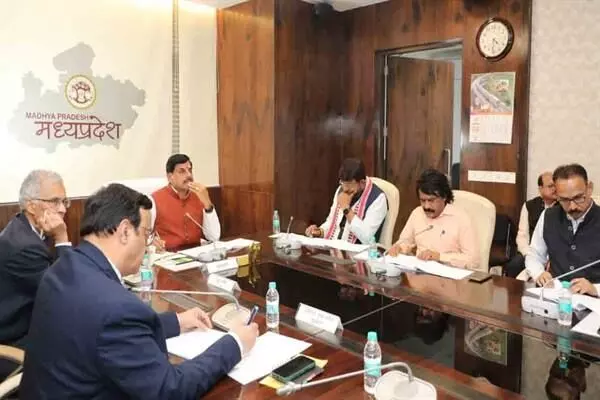 भोपाल- डेयरी विकास के साथ दुग्ध उत्पादन को बढ़ाएं : मुख्यमंत्री डॉ. यादव