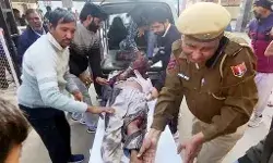 घायलों की मदद करने पहुंचे 4 युवकों की मौत, 7 अन्य घायल घायलों की मदद करने पहुंचे 4 युवकों की मौत, 7 अन्य घायल