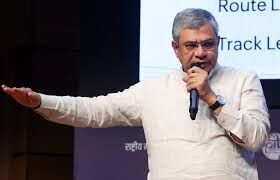 रेल मंत्री तिरुपति और साईनगर शिरडी को जोड़ने वाली नई एक्सप्रेस रेलगाड़ी को दिखाएंगे हरी झंडी