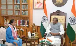 Governor felicitates visually-impaired T20 World Cup winner Simu Das Governor felicitates visually-impaired T20 World Cup winner Simu Das