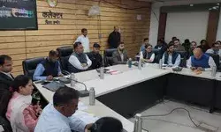 समय-सीमा की बैठक में सख्ती, लापरवाह अधिकारियों पर कार्रवाई-पटवारी और सचिव निलंबित