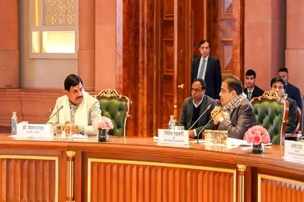 सिंहस्थ-2028 को लेकर सड़क परियोजनाएं समय पर पूरी हों: गडकरी सिंहस्थ-2028 को लेकर सड़क परियोजनाएं समय पर पूरी हों: गडकरी