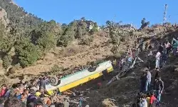 हिमाचल: सिरमौर में खाई में गिरी बस, 14 लोगों की मौत हिमाचल: सिरमौर में खाई में गिरी बस, 14 लोगों की मौत