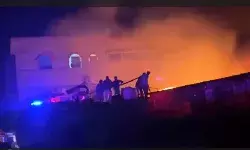 दानापुर बाजार में भीषण आग, एक दर्जन दुकानें जलकर राख