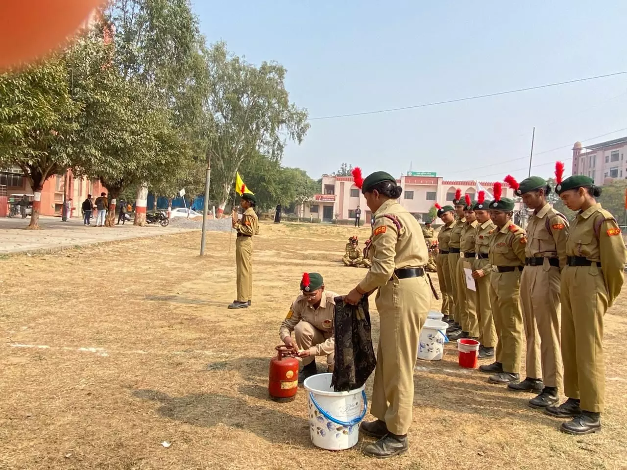 भाषा विश्वविद्यालय: नेताजी सुभाष चंद्र बोस जयंती पर परिसर में एनसीसी 20 गर्ल्स बटालियन द्वारा मॉक ड्रिल का आयोजन भाषा विश्वविद्यालय: नेताजी सुभाष चंद्र बोस जयंती पर परिसर में एनसीसी 20 गर्ल्स बटालियन द्वारा मॉक ड्रिल का आयोजन