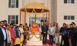 बसंत पंचमी पर सुहेलदेव विश्वविद्यालय में हुई माँ सरस्वती की पूजा-अर्चना