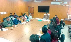 युवा तरंग कार्यक्रम संपन्न कराए जाने हेतु कुलपति ने की सभी समितियां की बैठक