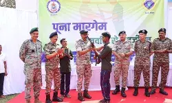 छत्तीसगढ़: बीजापुर में 12 माओवादी कैडरों ने किया आत्मसमर्पण