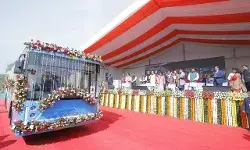 दिल्ली सरकार ने दी 500 इलेक्ट्रिक बसों की सौगात