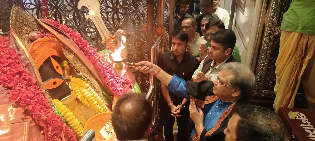 पश्चिम बंगाल: आद्य काली मंदिर पहुंचे मुख्य चुनाव आयुक्त पश्चिम बंगाल: आद्य काली मंदिर पहुंचे मुख्य चुनाव आयुक्त