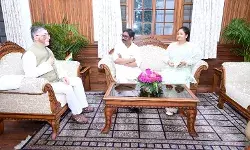 рдореБрдЦреНрдпрдордВрддреНрд░реА рд╣реЗрдордВрдд рд╕реЛрд░реЗрди рдиреЗ рд░рд╛рдЬреНрдпрдкрд╛рд▓ рд╕рдВрддреЛрд╖ рдХреБрдорд╛рд░ рдЧрдВрдЧрд╡рд╛рд░ рд╕реЗ рдХреА рдореБрд▓рд╛рдХрд╛рдд рдореБрдЦреНрдпрдордВрддреНрд░реА рд╣реЗрдордВрдд рд╕реЛрд░реЗрди рдиреЗ рд░рд╛рдЬреНрдпрдкрд╛рд▓ рд╕рдВрддреЛрд╖ рдХреБрдорд╛рд░ рдЧрдВрдЧрд╡рд╛рд░ рд╕реЗ рдХреА рдореБрд▓рд╛рдХрд╛рдд