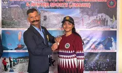 भाषा विश्वविद्यालय की एनसीसी कैडेट ने गुलमर्ग में राष्ट्रीय बेसिक स्नोबोर्डिंग कैंप में लिया भाग