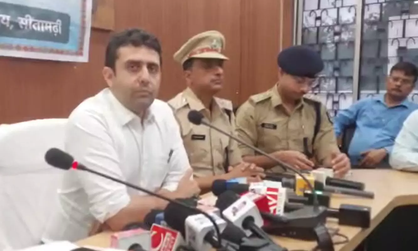 गैस सिलेंडर कि पैनिक बुकिंग न करें, अफवाहों पर ध्यान ना दे: जिलाधिकारी गैस सिलेंडर कि पैनिक बुकिंग न करें, अफवाहों पर ध्यान ना दे: जिलाधिकारी