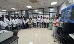 भाषा विश्वविद्यालय: फार्मेसी संकाय के विद्यार्थियों का CSIR–CIMAP में शैक्षणिक भ्रमण