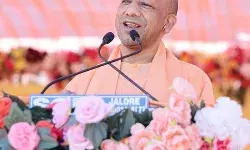 लखनऊः सीएम योगी ने जनता दर्शन में लोगों की सुनीं समस्याएं लखनऊः सीएम योगी ने जनता दर्शन में लोगों की सुनीं समस्याएं