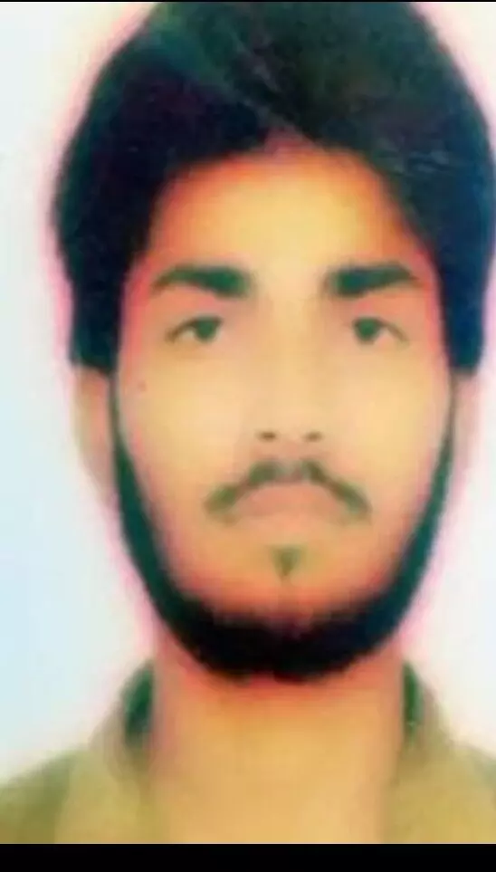 कुशीनगर में ISIS संदिग्ध रिजवान गिरफ्तार, दिल्ली पुलिस की स्पेशल सेल ने ट्रांजिट रिमांड पर लिया कुशीनगर में ISIS संदिग्ध रिजवान गिरफ्तार, दिल्ली पुलिस की स्पेशल सेल ने ट्रांजिट रिमांड पर लिया