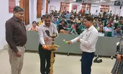 *ख़्वाजा मुईनुद्दीन चिश्ती भाषा विश्वविद्यालय में गणित संगोष्ठी का सफल आयोजन*