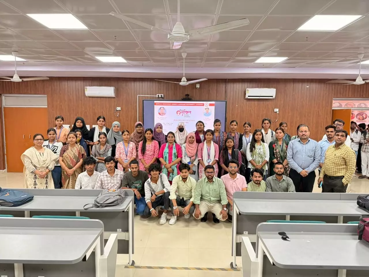 कविता महिला की आवाज़, अधिकार और आत्मनिर्भरता की प्रभावी अभिव्यक्ति है : डॉ. श्वेता अग्रवाल कविता महिला की आवाज़, अधिकार और आत्मनिर्भरता की प्रभावी अभिव्यक्ति है : डॉ. श्वेता अग्रवाल